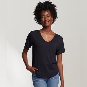 ABLE Women's Meghan Drapey Solid Short Sleeve V-Neck Tee Black Large